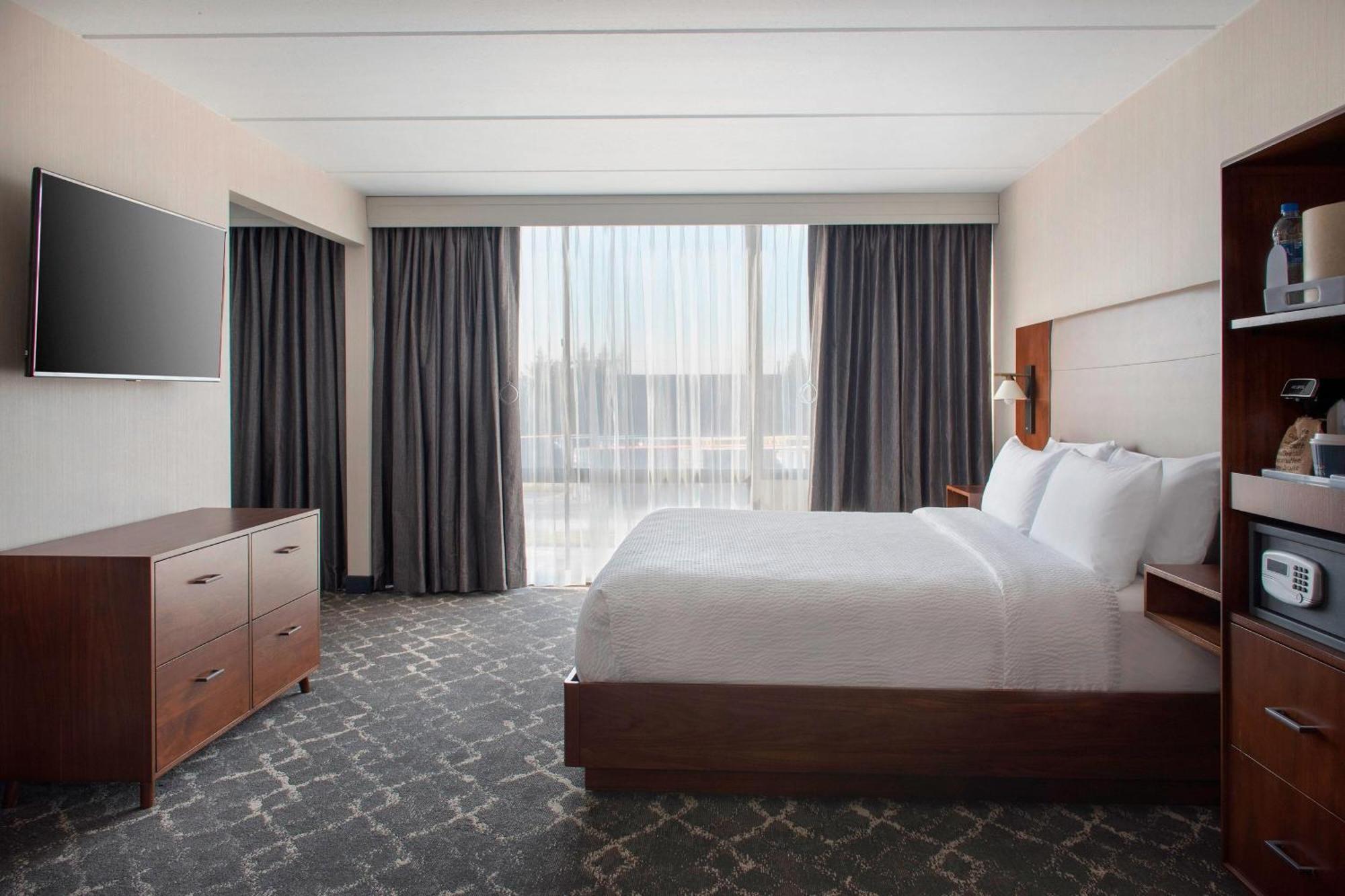 Four Points Philadelphia Northeast Hotell Exteriör bild